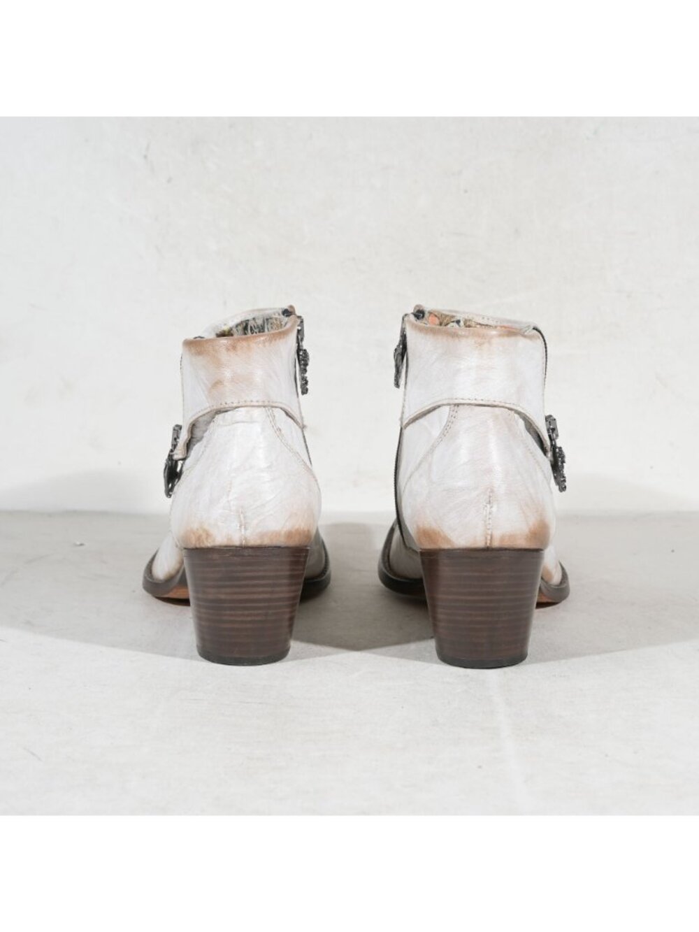 Siren by Mark Nason White Distressed Leather Ankle Boots Zip 9 Womens - Picture 3 of 7